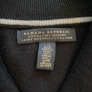 Men’s large zip up sweater. Extra fine Merino wool. Great condition